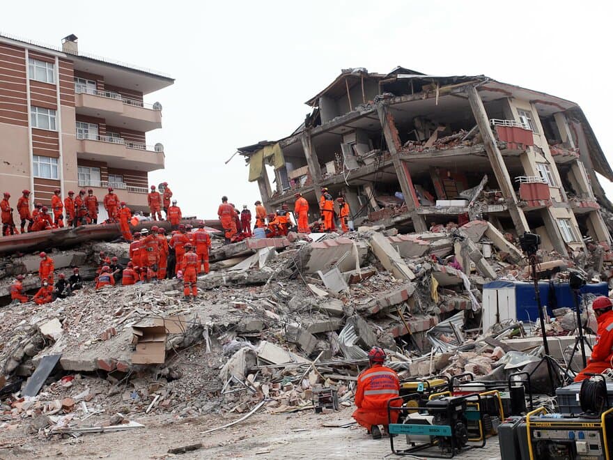 Sammenraste hus etter jordskjelvet i Van i Tyrkia 25. oktober 2011. 604 mennesker omkom.
