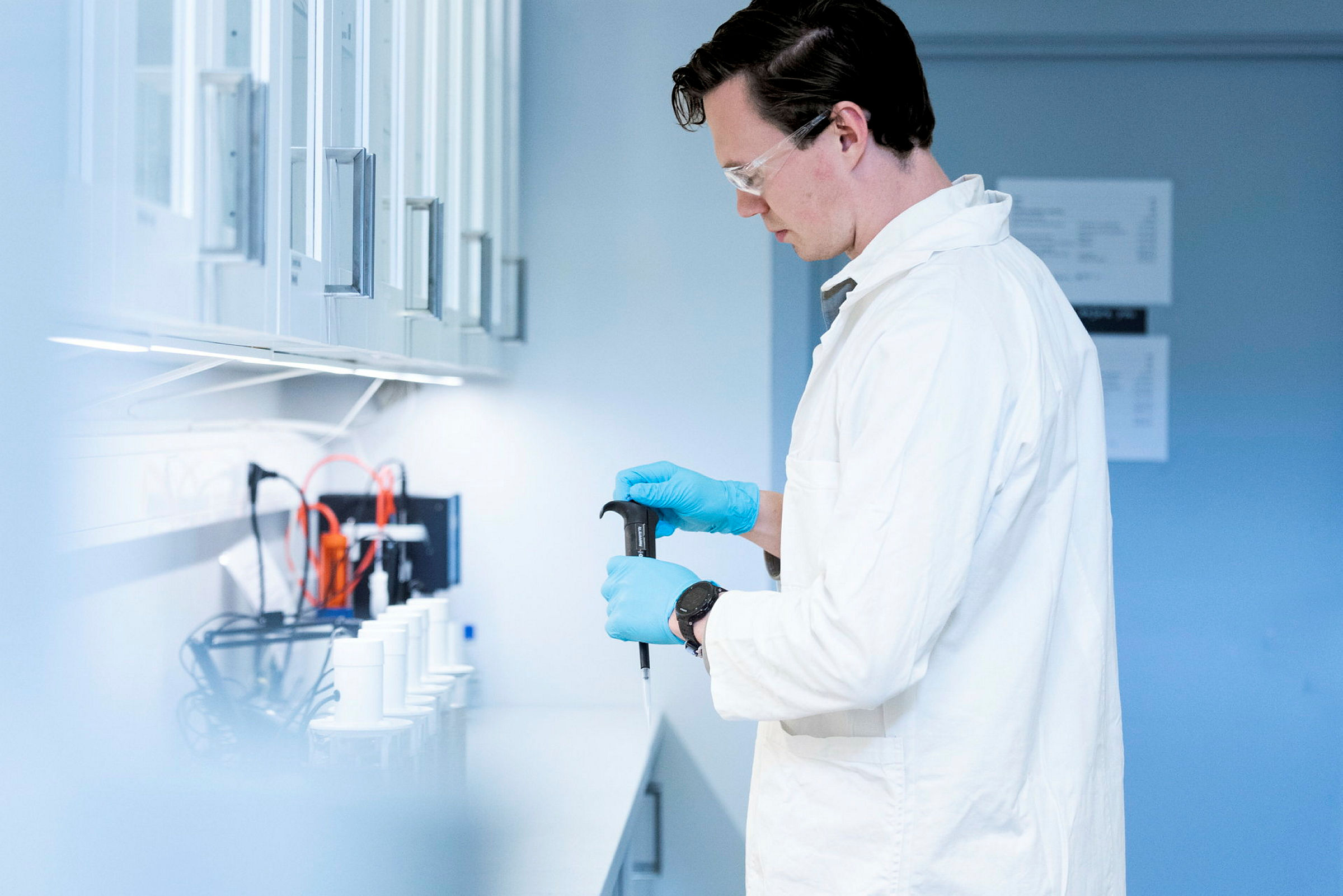 Diverse foto med studenter på Waterlab 
hos Realtek.

Samtykke til bruk er innhentet.