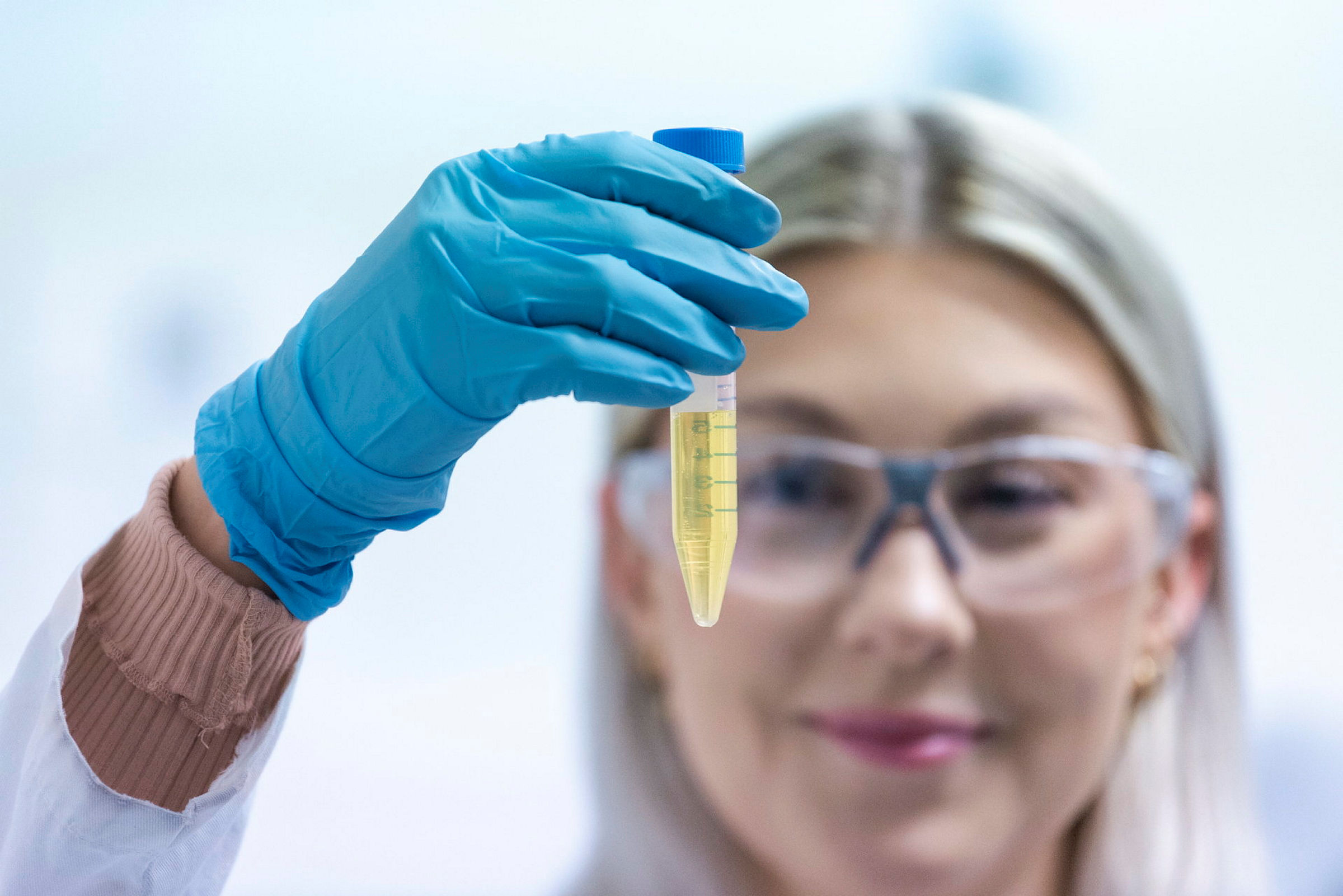 Diverse foto med studenter på Waterlab 
hos Realtek.

Samtykke til bruk er innhentet.