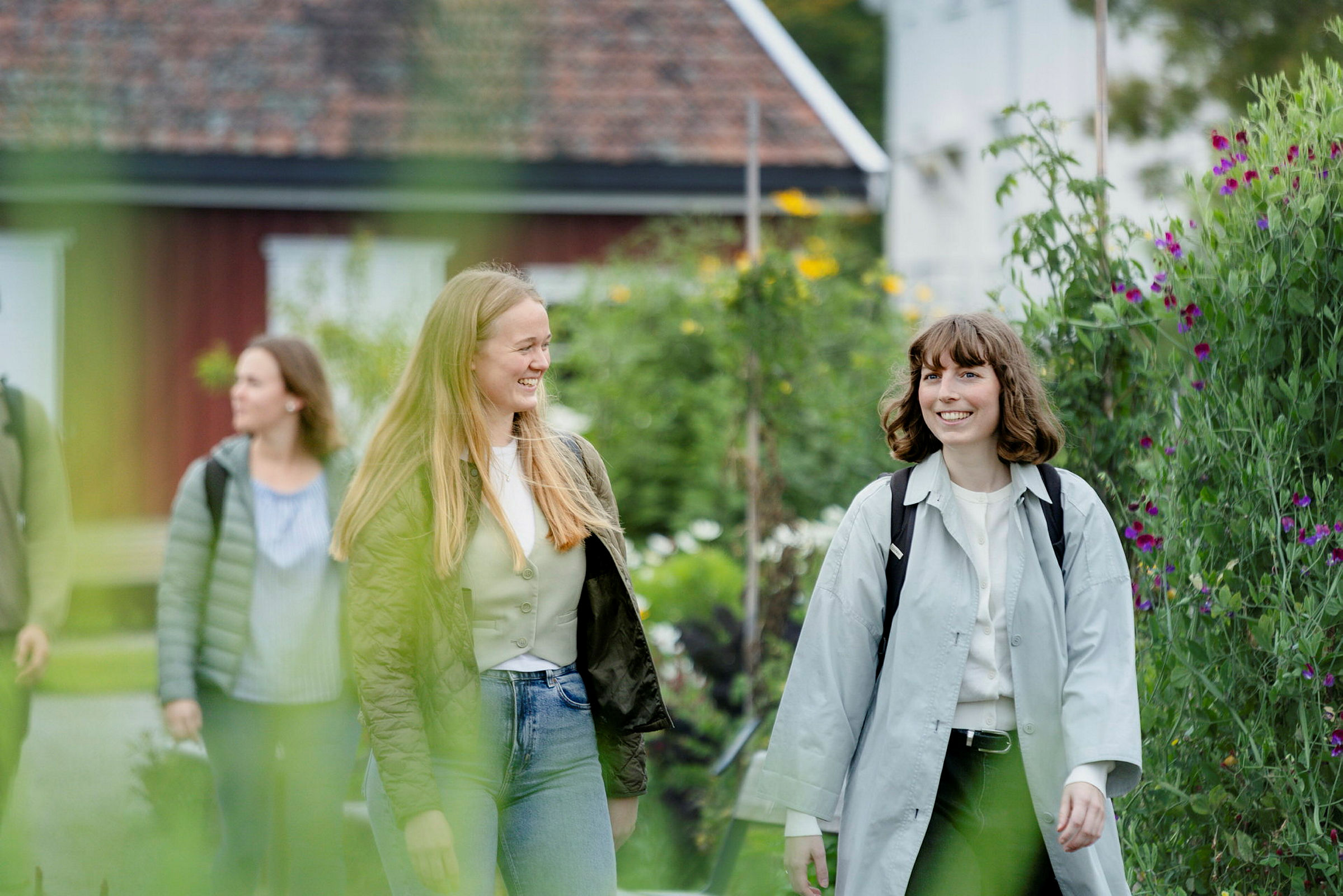 Bilder tatt i forbindelse med rekrutterings materiell for 
Handelshøyskolen.
Tillatelser til bruk er innhentet fra studentene avbildet.
For nærmere info kontakt:

Emma Susanna Hidas
 emma.susanna.hidas@nmbu.no