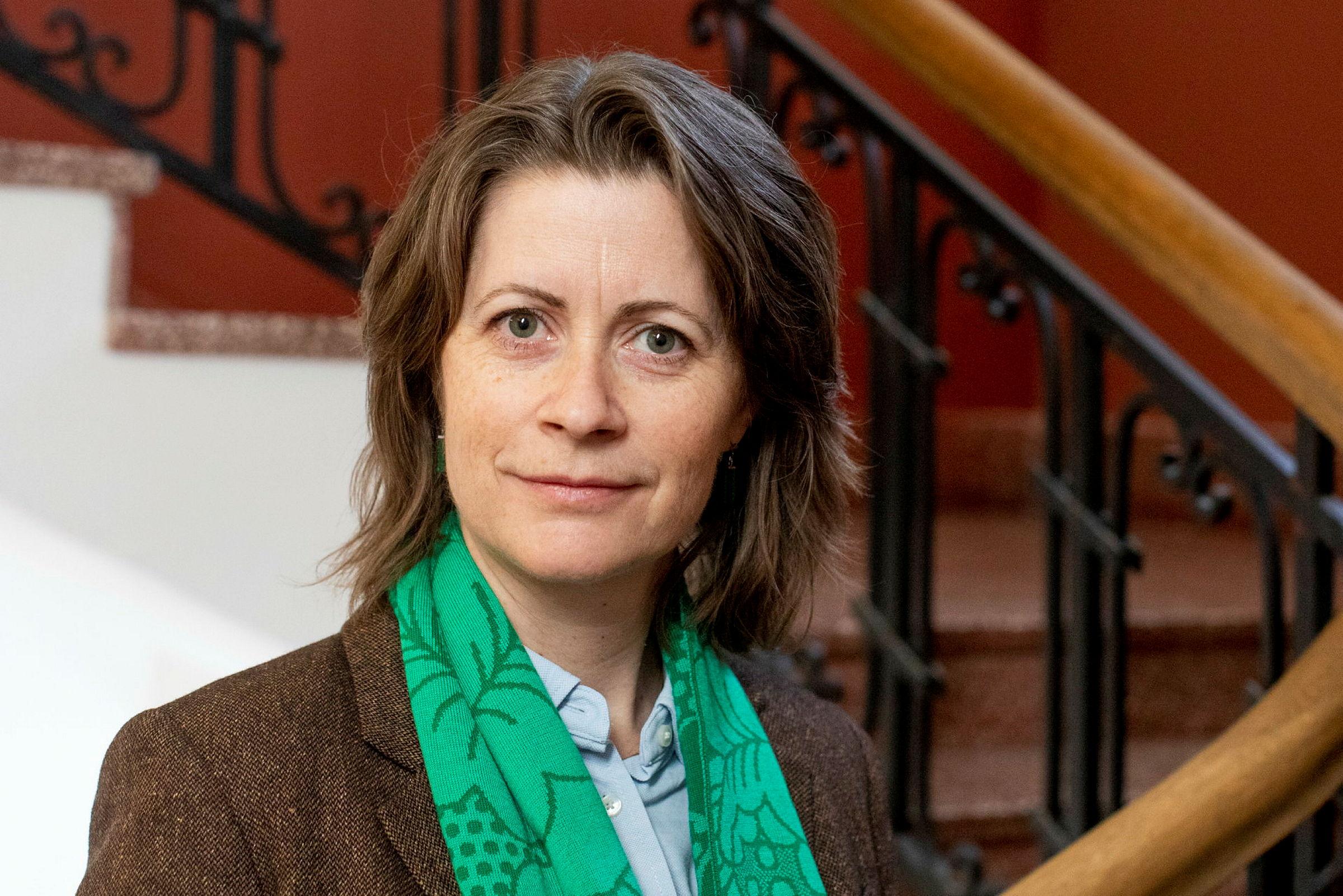 Bildet viser Annette Alstadsæter Professor Handelshøyskolen , NMBU - Leder SKATTEFORSK - Senter for skatte- og adferdsforskning ved NMBU