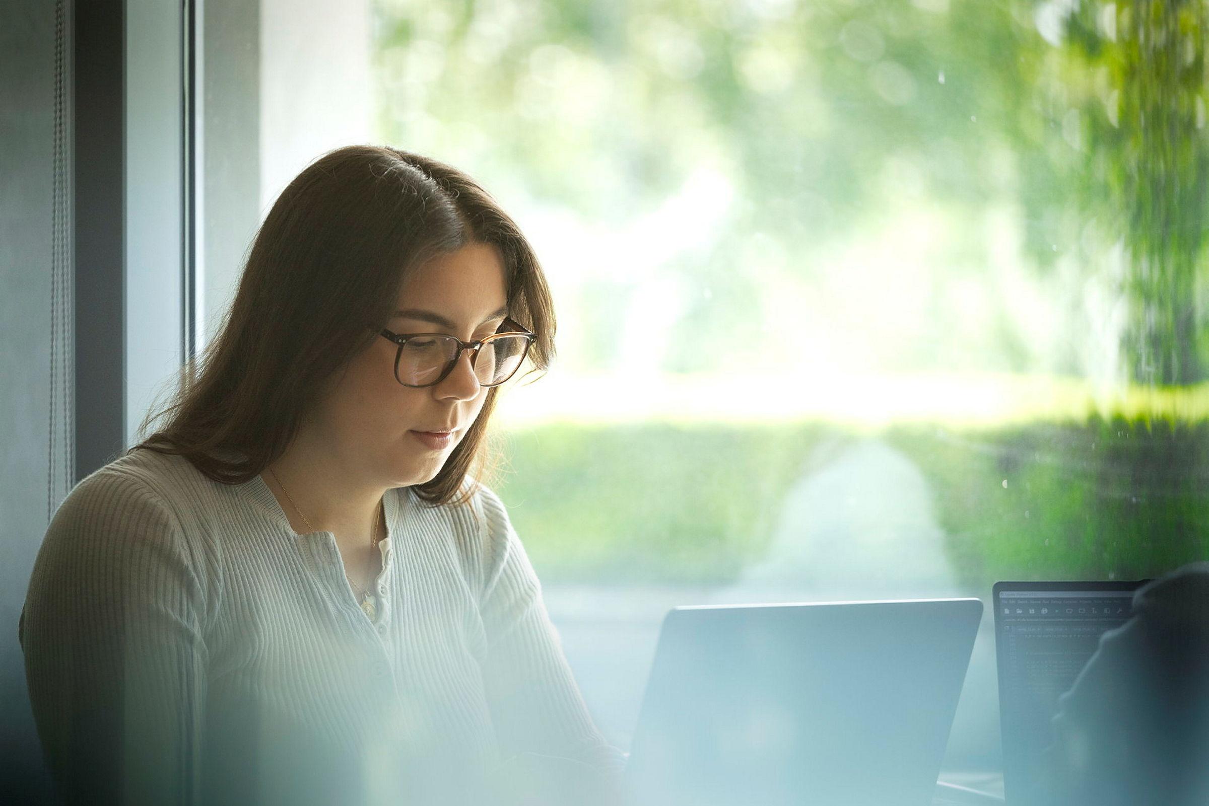Studenter i de nyoppussede lokalene til Universitetsbiblioteket Sørhellinga (ferdig 28.02.24)Bildene er tatt den 29.05.24