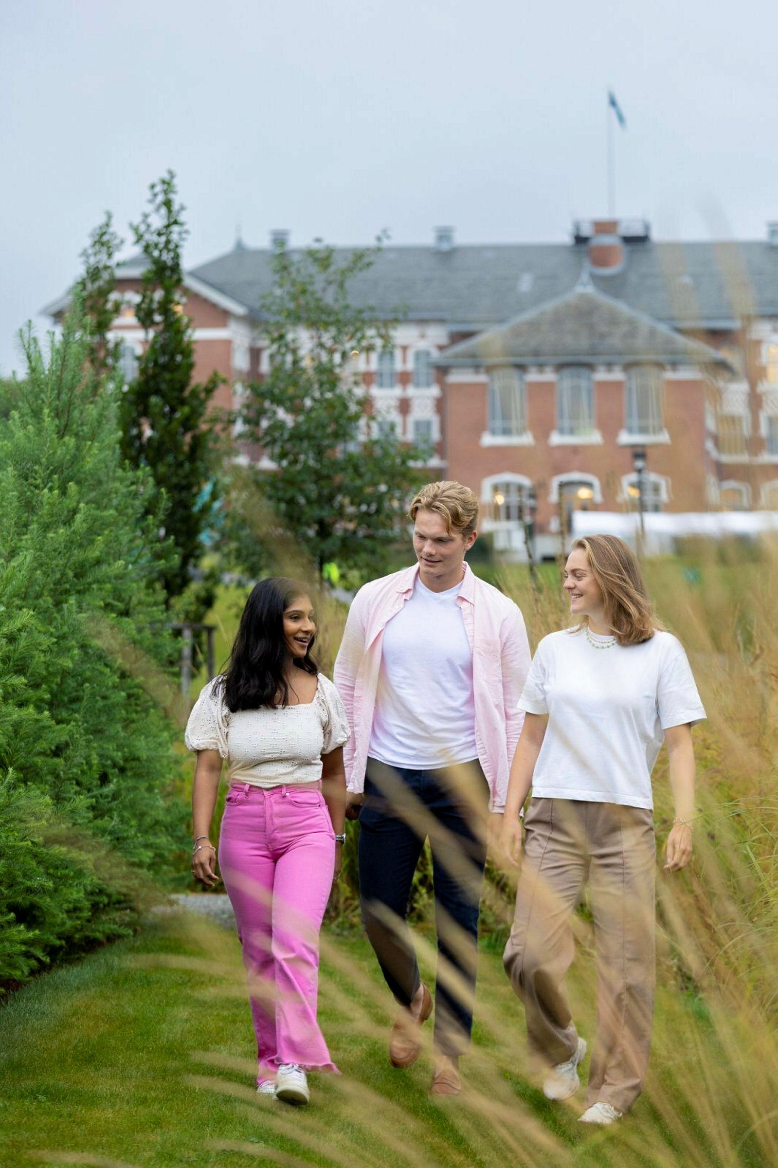 Bilder av studenter på Campus til bruk til rekruttering.