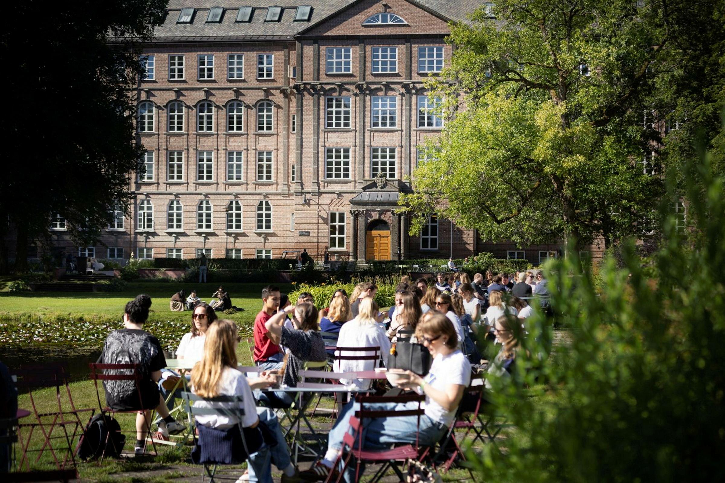 Diverse miljøbilder fra noen av fakultetenes studiestart for nye studenter 2026.
