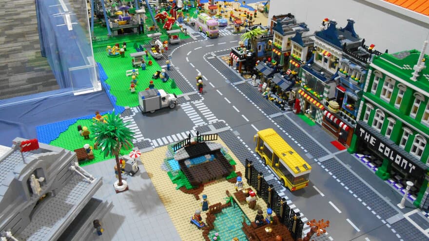 Martin Reigstads interesse for by-planlegging startet tidlig, da han som barn koste seg med å bygge byer i lego. 