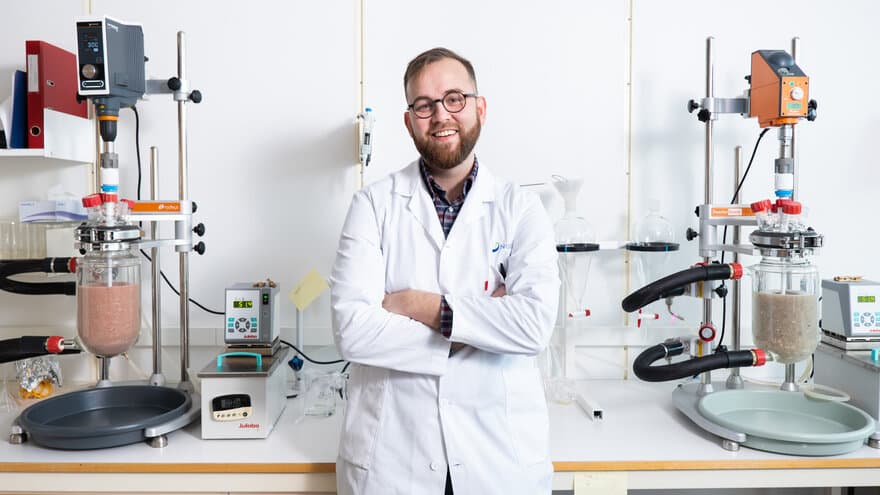 Kenneth Aase Kristoffersen, Faculty of Chemistry, Biotechnology and Food Science (KBM) defended his PhD thesis "Expanding the analytical toolbox for characterization of proteolytic reactions: Advances in FTIR spectroscopy and classical methods" on 12 Dece